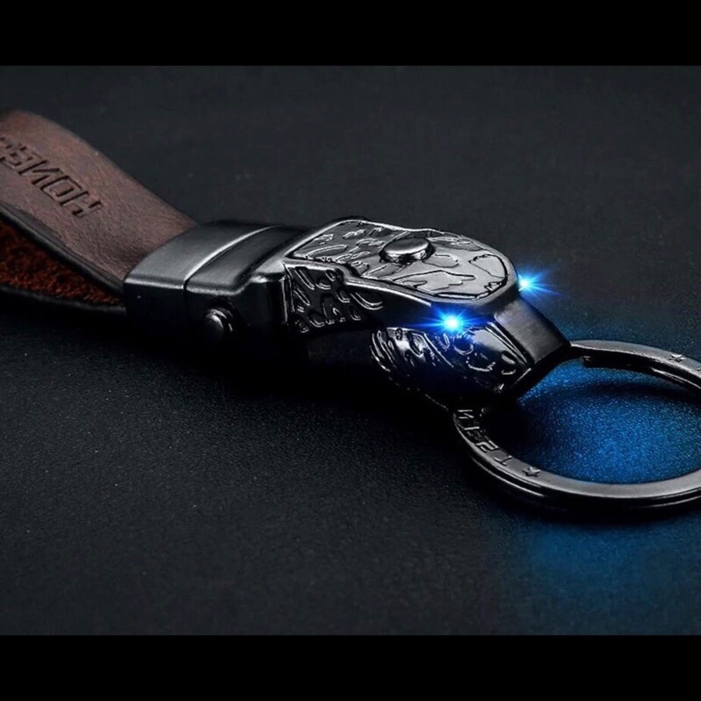 High-Grade LED Lighting Keychain - Picture 3 of 8